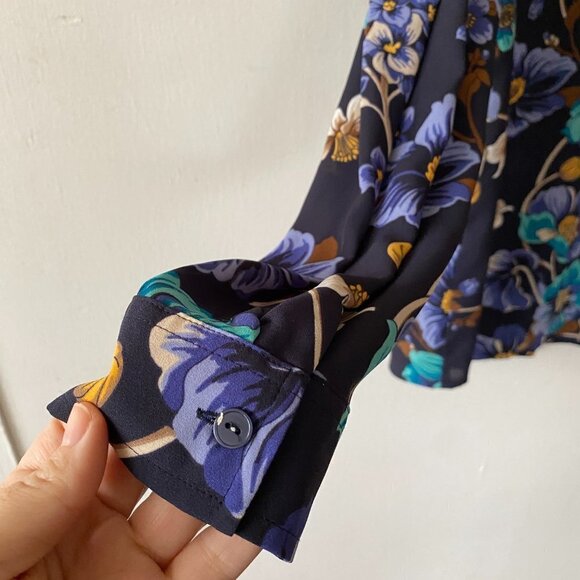 Chico's Cold-Shoulder Blouse Womens Small Blue Floral Collared Button Front - Picture 7 of 8